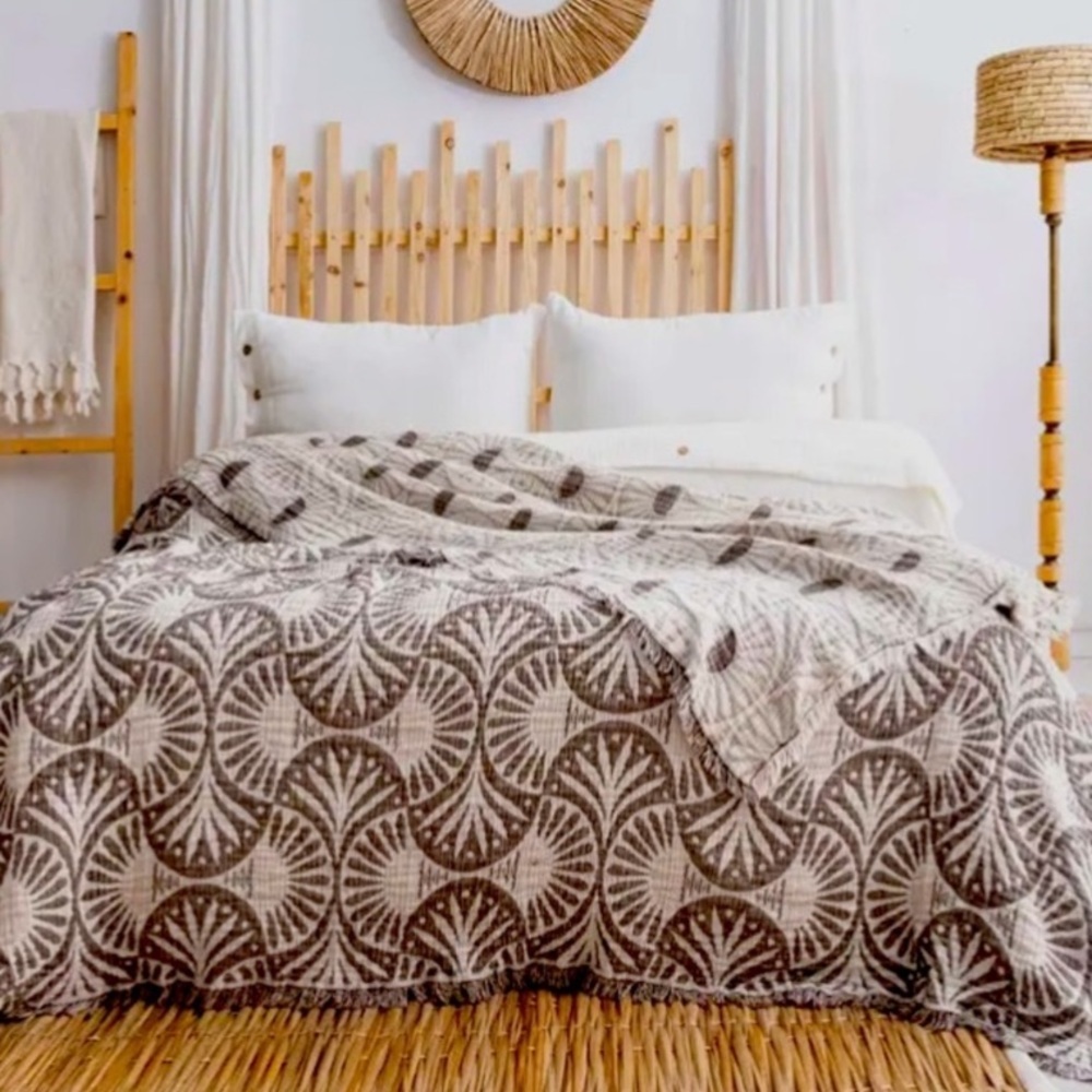 Ginkgo Deco Leaf Quilt Bedspread Comforter 2 Side FLiPSiDE Tan + Cream NEW!